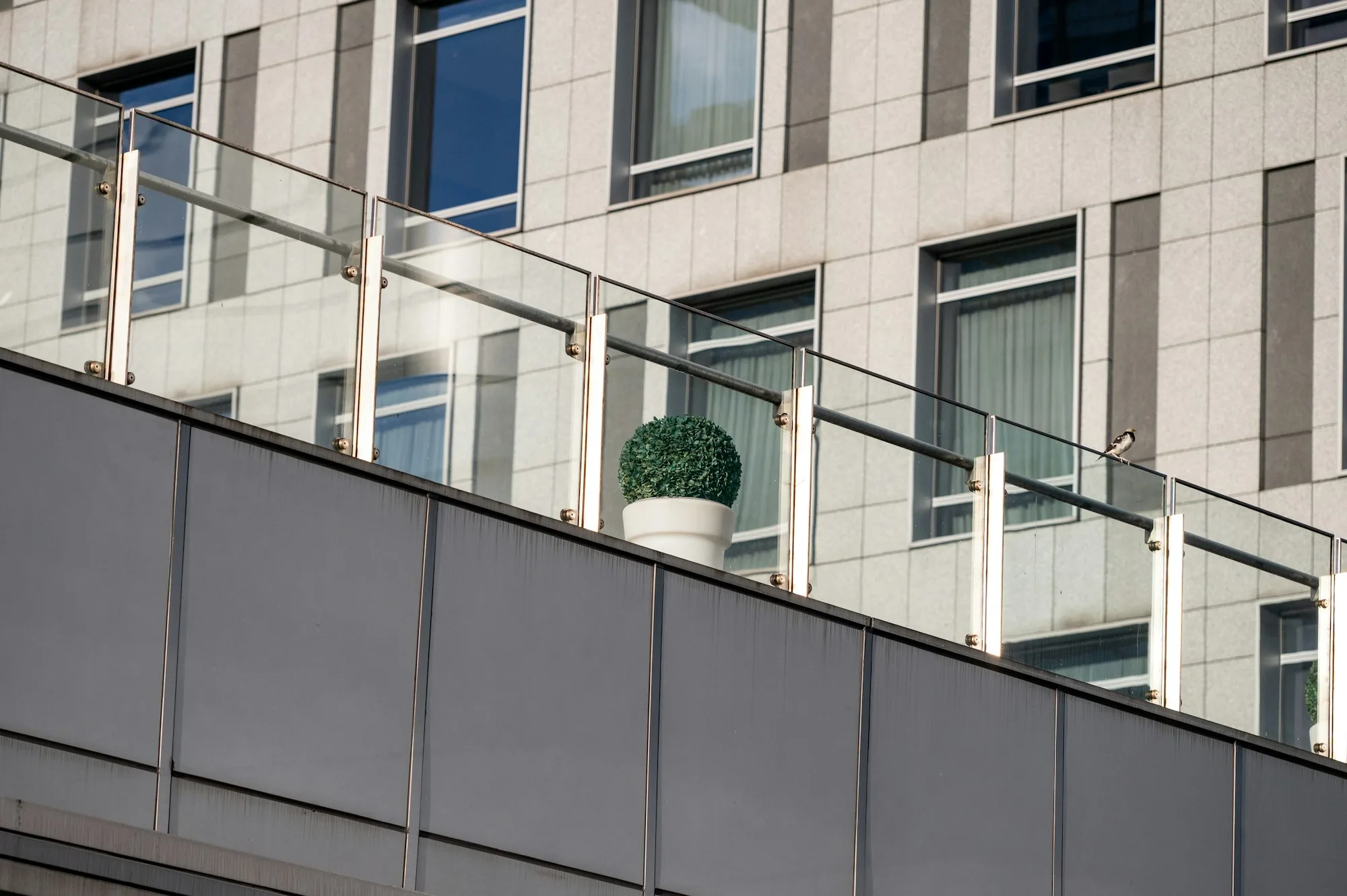Cam Balkon